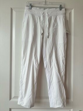 Lululemon Dance Studio MR Crop